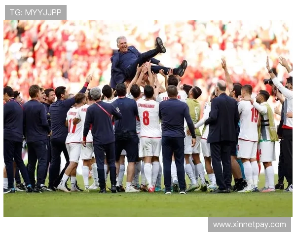 世界杯足球明星齐聚一堂共庆盛事展现激情与友谊的精彩瞬间 世界杯足球明星齐聚一堂共庆盛事展现激情与友谊的精彩瞬间