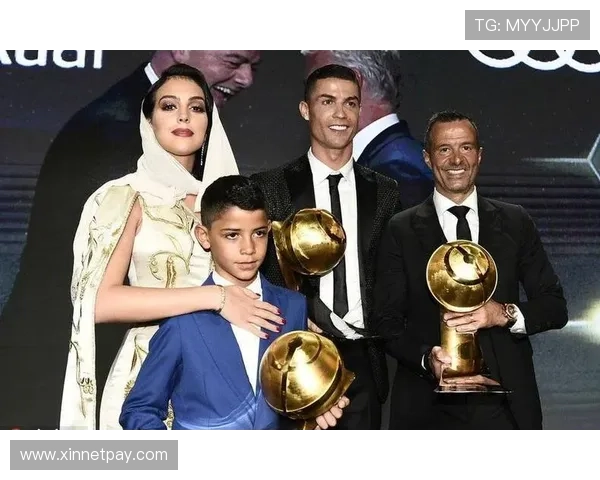 保姆在足球明星家中生活的趣事与挑战揭秘