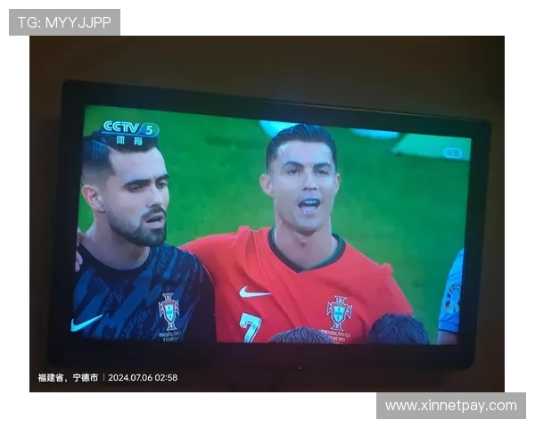 高清足球明星闹钟图片展示让你每天都能感受足球的激情与魅力